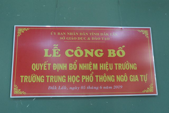 Lễ công bố Quyết định bổ nhiệm cô Phạm Thị Dinh giữ chức vụ Hiệu trưởng trường THPT Ngô Gia Tự
