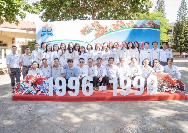 Cựu học sinh Hội khóa “20 năm ngày về” niên khóa 1996-1999 gửi lời tri ân, chia sẻ