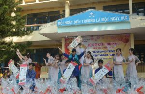 Lễ sơ kết học kỳ 1 năm học 2019-2020 và trao quà “Xuân yêu thương” năm 2020