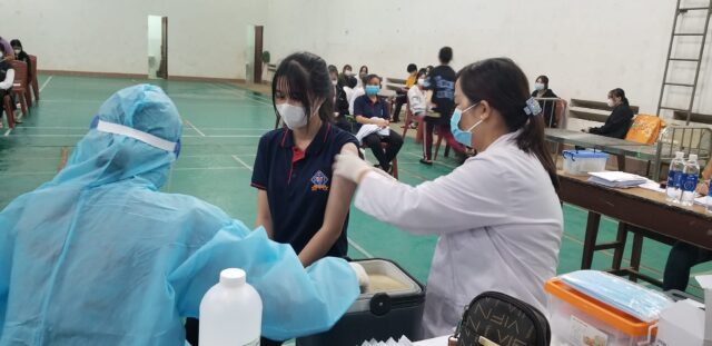 Một vài hình ảnh tiêm vaccine phòng Covid-19