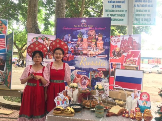 Trường THPT Ngô Gia Tự tổ chức lễ ra mắt câu lạc bộ Tiếng Anh và Ngày hội Văn hóa các quốc gia trên thế giới