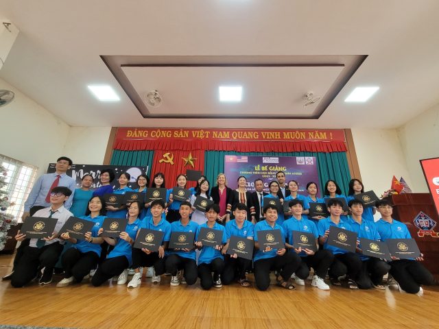 Trường THPT Ngô Gia Tự tổ chức Lễ Bế giảng Dự án Học bổng Tiếng Anh Access