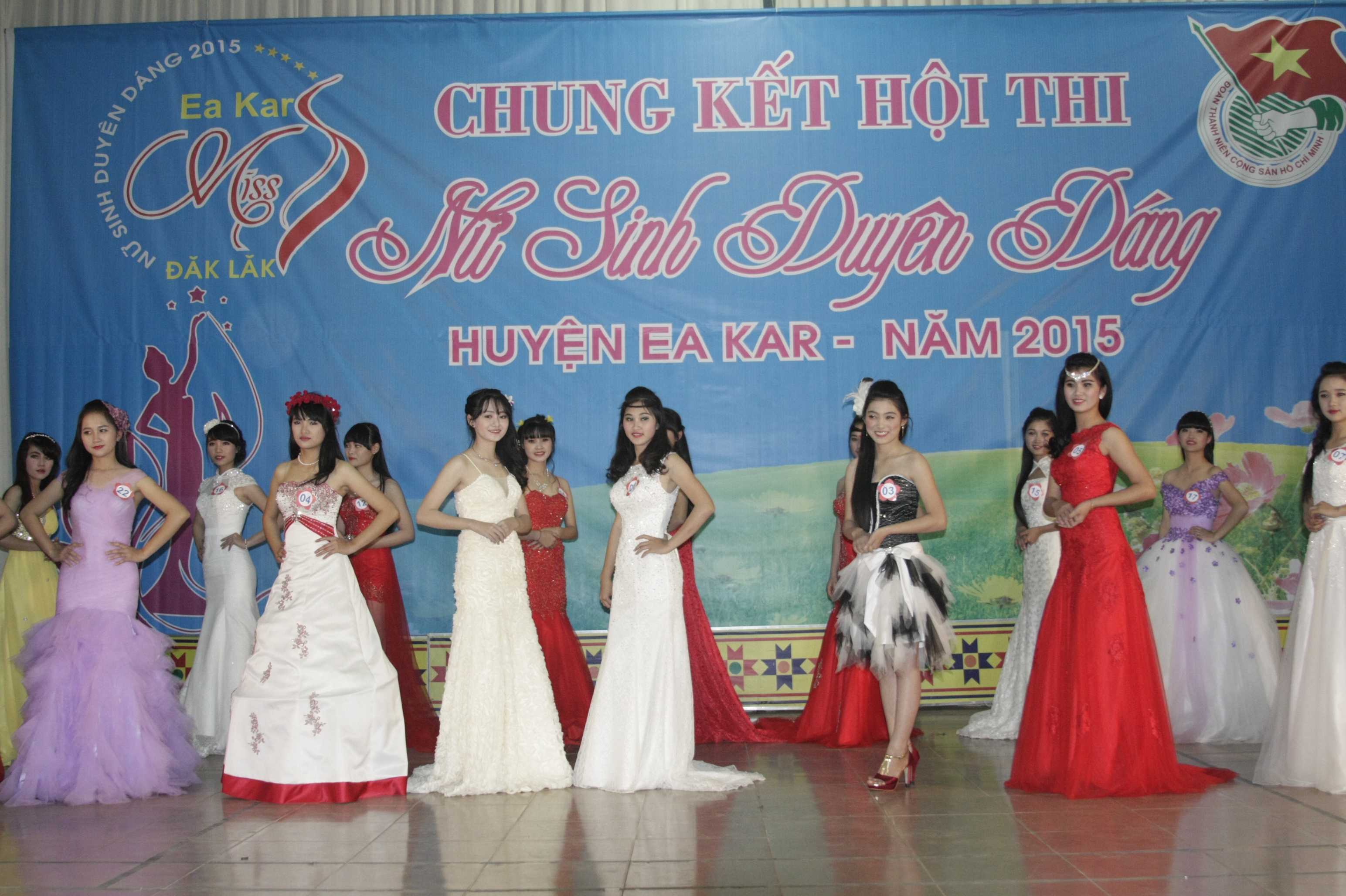 Một vài hình ảnh Hội thi “Nữ sinh duyên dáng” huyện Ea Kar chào mừng ngày HSSV (17-01-2015)